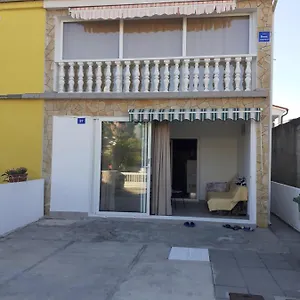apartman-vir-miljkovica.hotelinzadar.com/