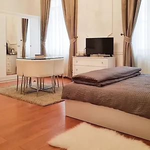 ekszerdoboz-a-budai-var-alatt.inbudapesthotels.com/